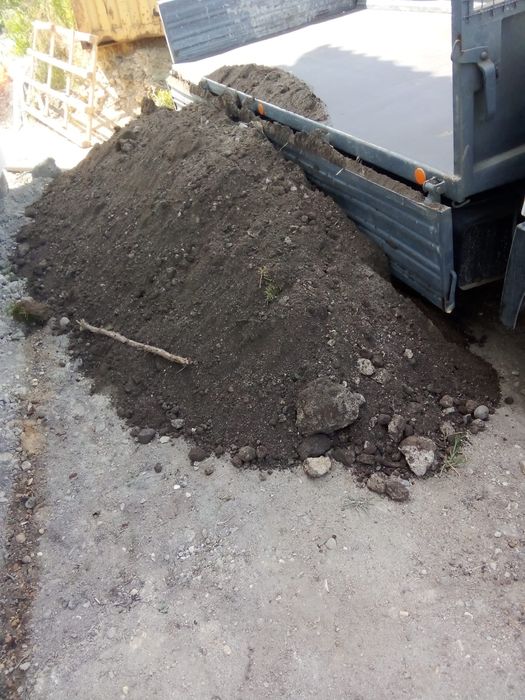 Serviços com Bobcat, MiniGiratoria e com Carrinha