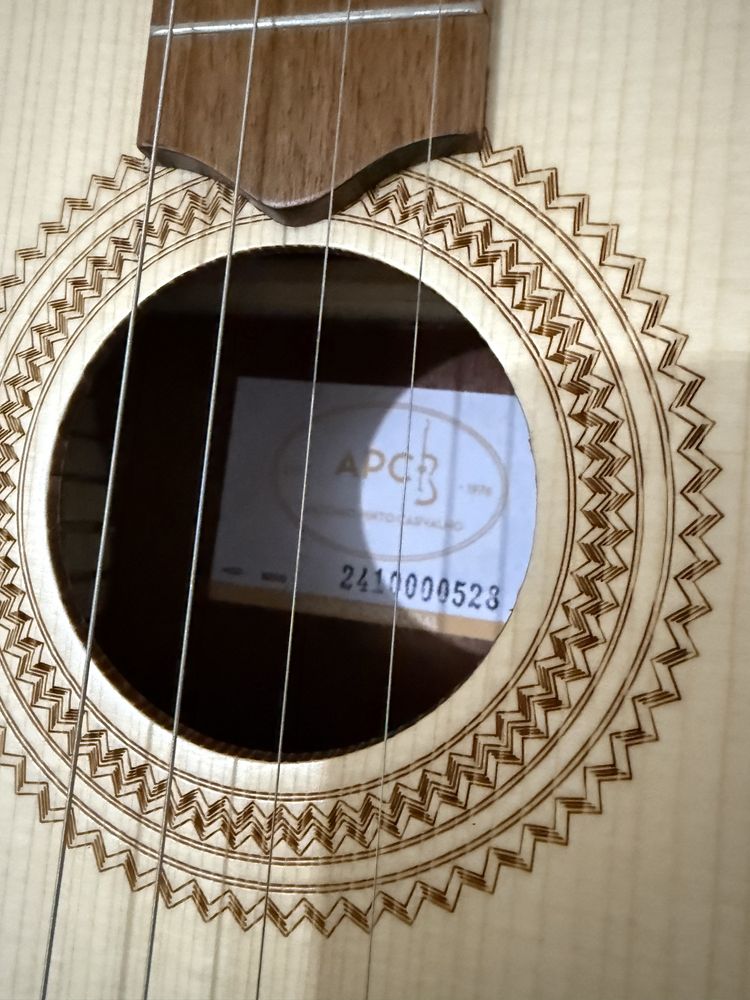 Cavaquinho Brasileiro APC BR110