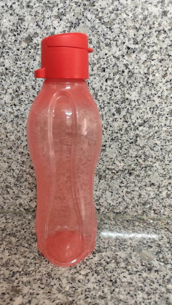 Garrafa de água tupperware