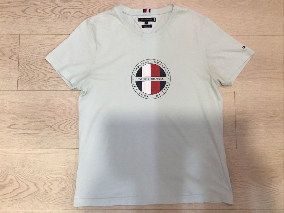 Продам футболку Tommy Hilfiger розмір M
