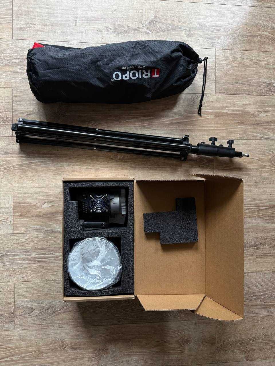 Комплект студійного світла Zhiyun 100Вт + софтбокс 90см + стійка 2.8м