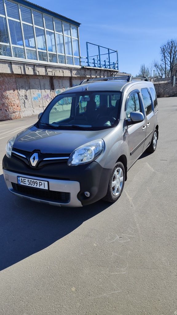 Продам своє авто Renault Kangoo 2014