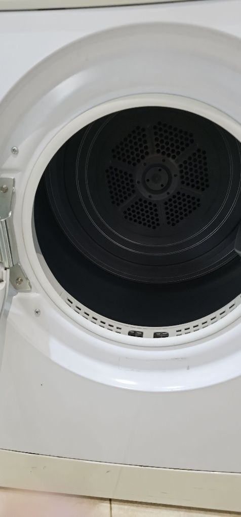 Máquina Secar Roupa INDESIT IDV75