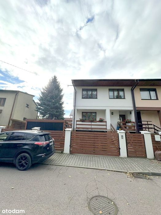 Dom jednorodzinny w zabudowie bliźniaczej – ok. 200 m², działka 300 m²