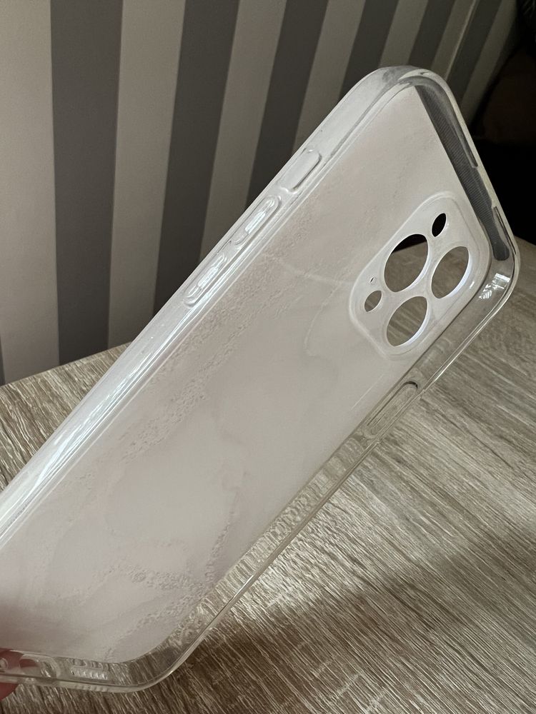 Nowe etui iPhone 13 pro max