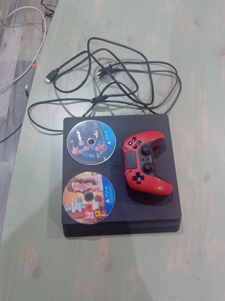 Ps4 z dodatkowo dokupionym padem w gratisie dozucam GTA V i FIFE 21