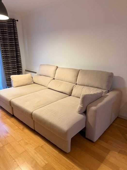 Sofá Eskilstuna IKEA 3 lugares C/chaise long bancos extensíveis c/novo