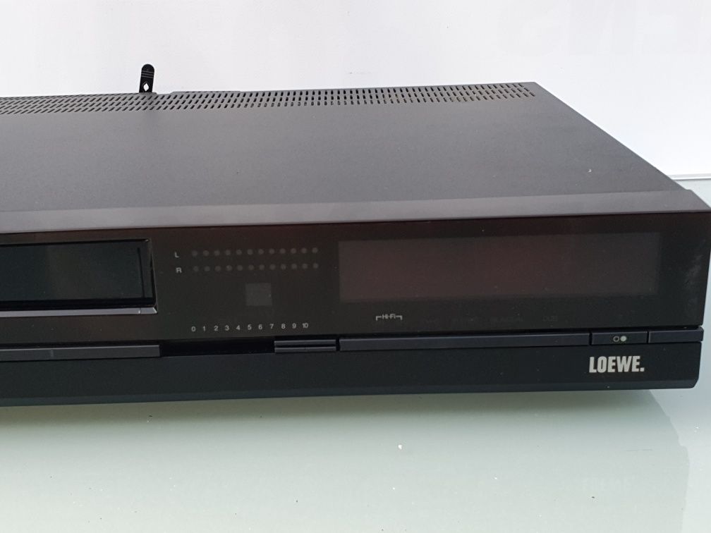 Magnetowid Loewe Profi S-VHS