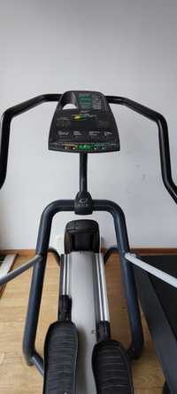 Eliptica Profissional Precor