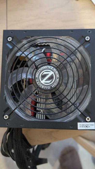 Продам Блок Живлення 700ВТ Zalman ZM700-TX