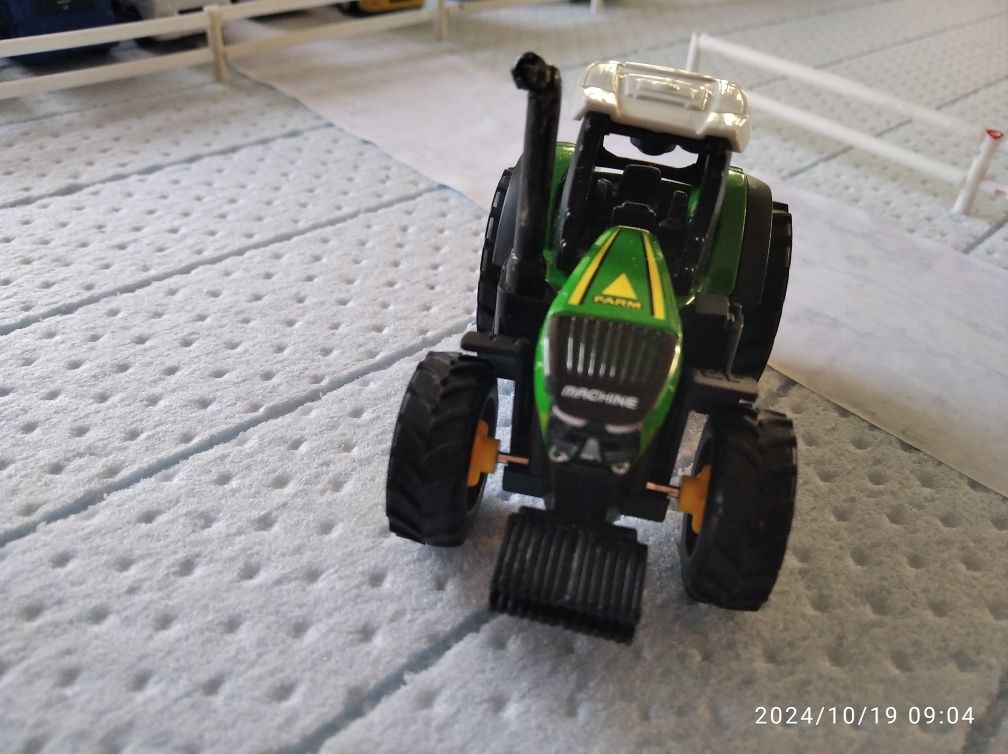 Трактор фенд модель1:87