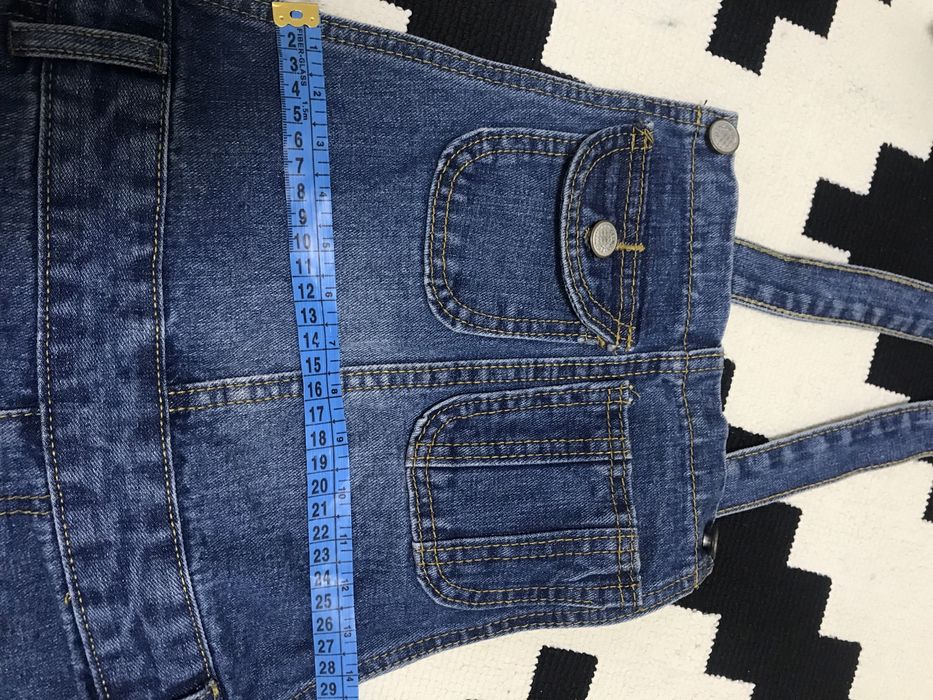 Продам джинсовый комбез-шорты