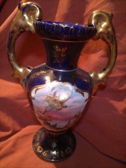 Jarra de porcelana antiga de coleção