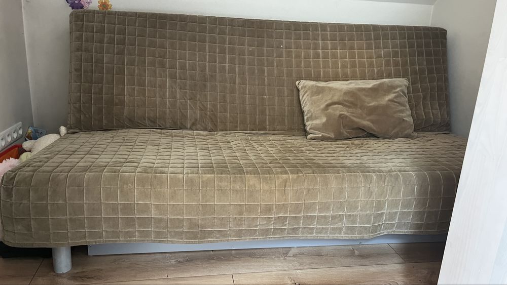 Rozkładana sofa IKEA – używana