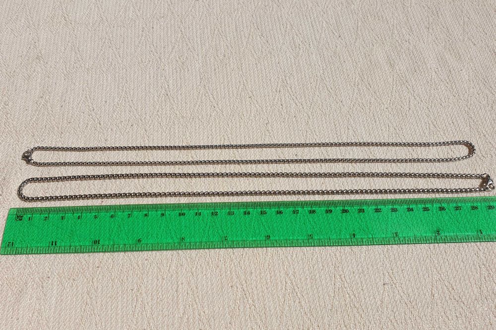 Łańcuszek męski w kolorze srebrnym - 60 cm