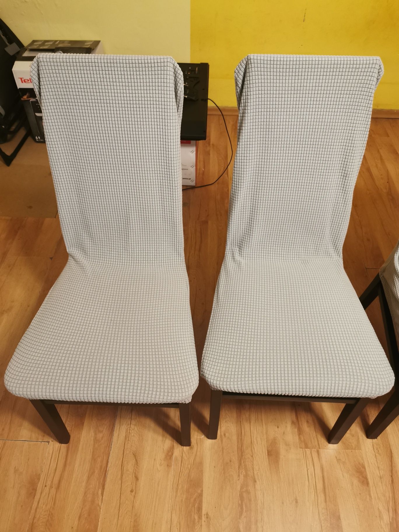 Stół 120/160 szer. 80 plus 4 krzesła