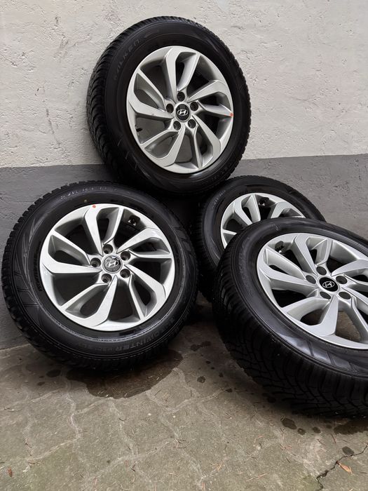 Hyundai Tucson Alufelgi z oponami zimowymi 225/60/17 XL 5x114,3 idealn