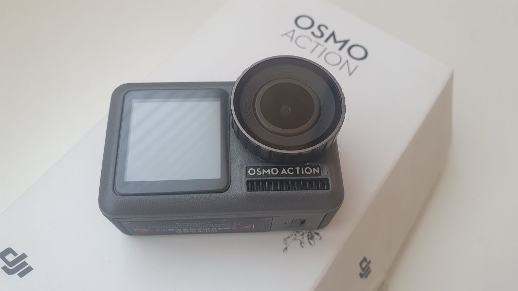 Dji osmo action экшин камера 4K , батарея 2шт, кейс 45м, монопод
