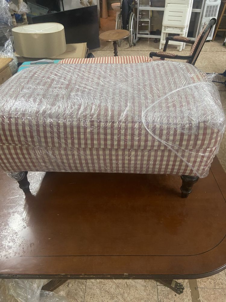 Cadeirao com repousa pes manchado