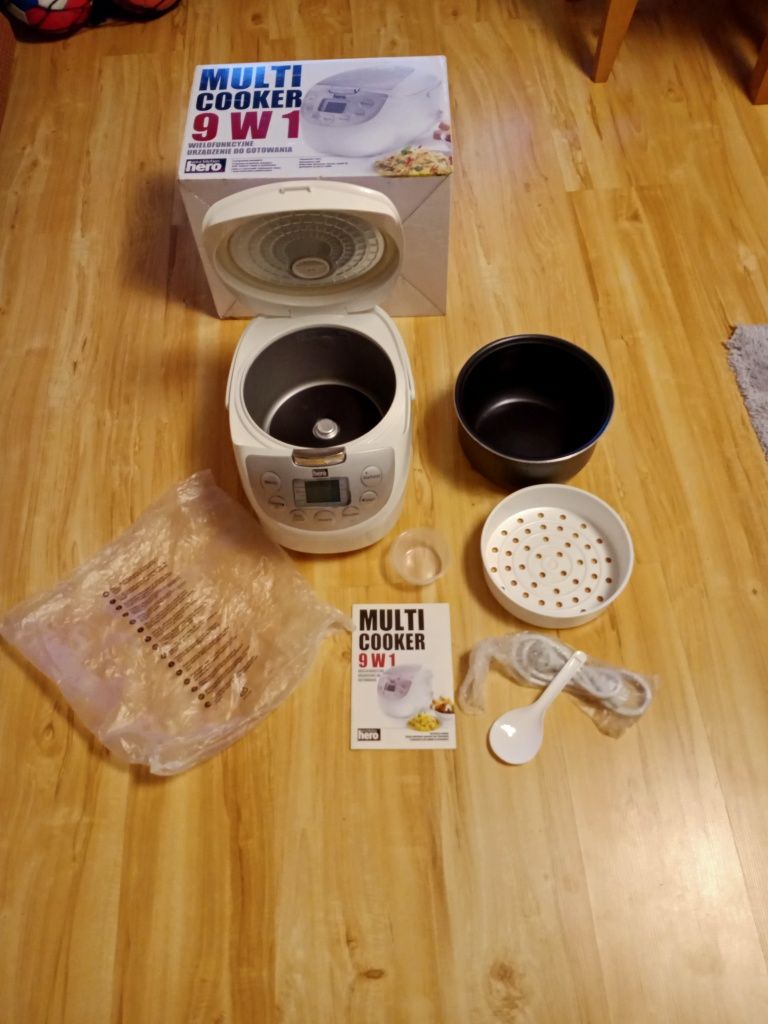 Sprzedam wielofunkcyjne urządzenie Multi Cooker  9w1 nowe w kolorze bi