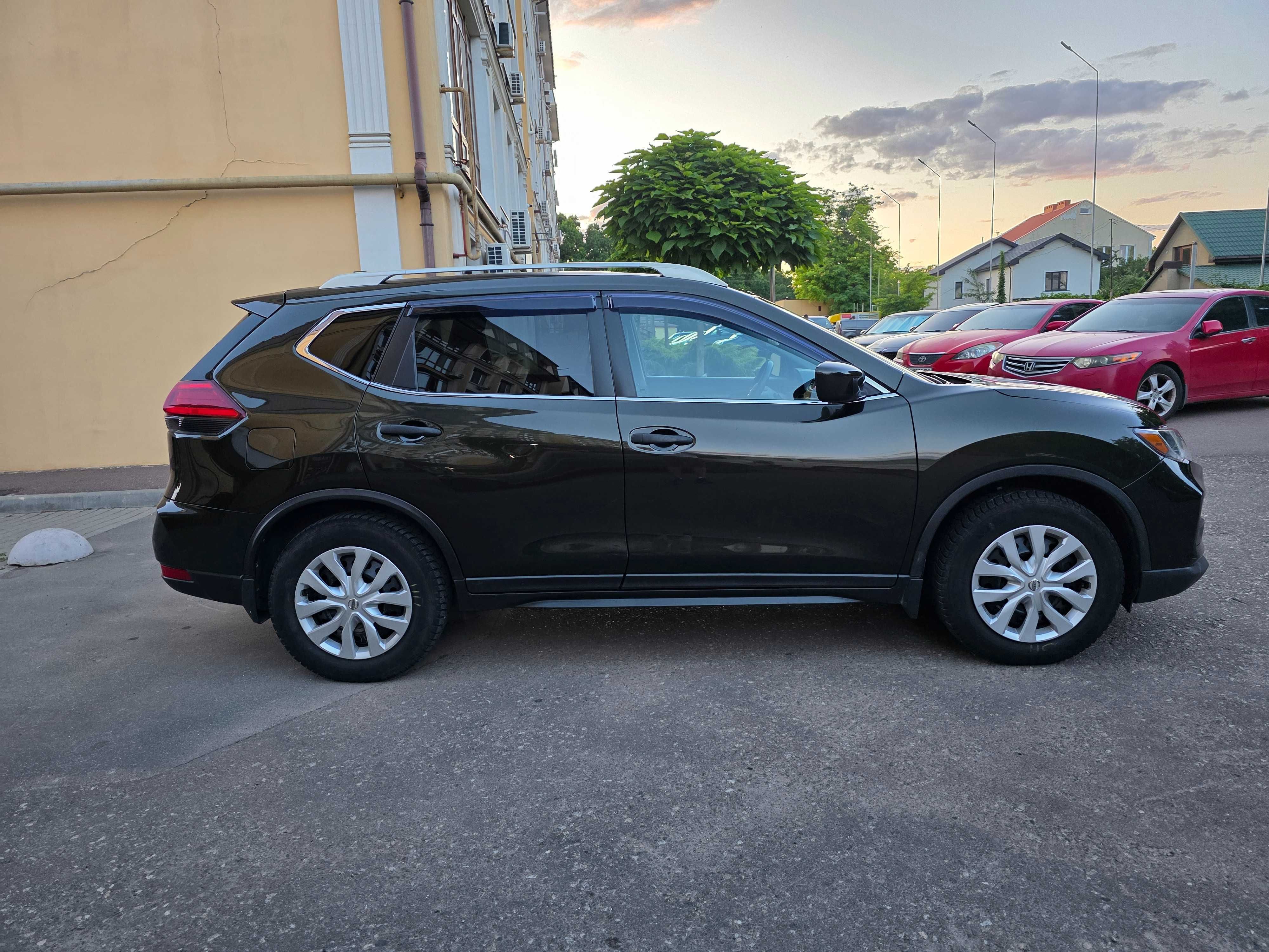 Nissan Rogue 2017, 2.5л передний привод