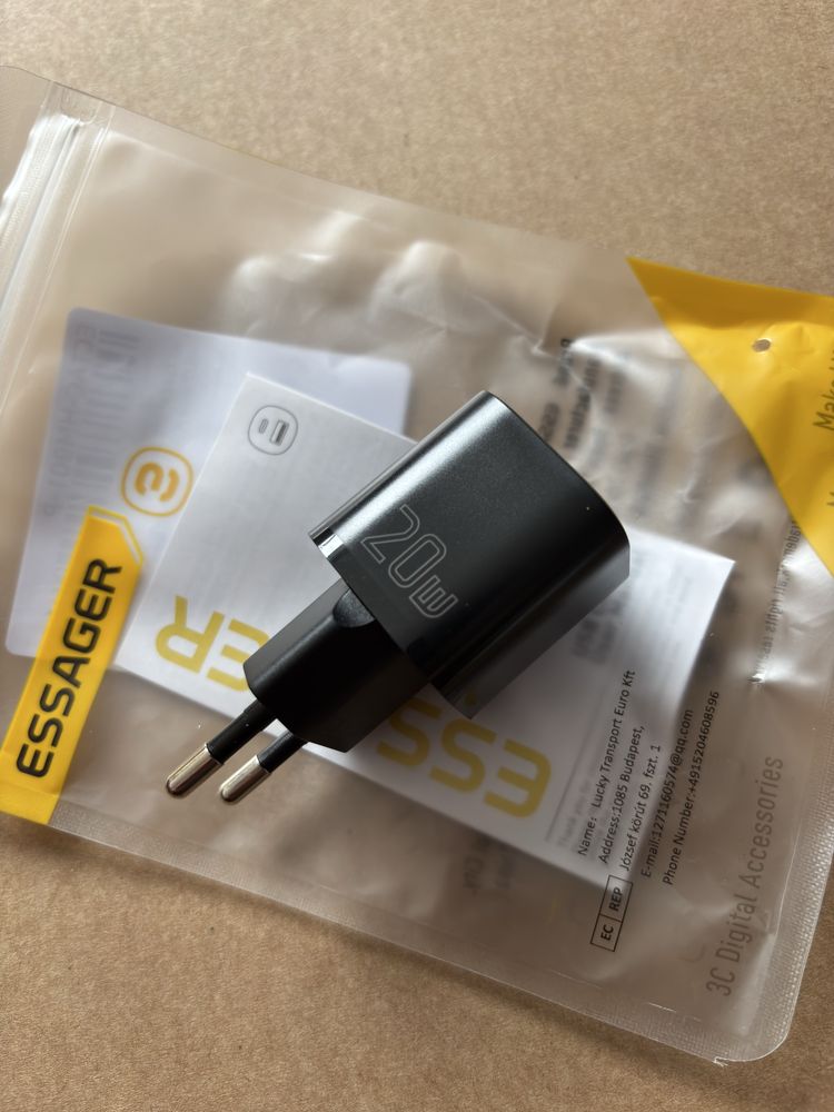 Швидка зарядка Essager 20w, 2 роз'єми Type-C + USB-A