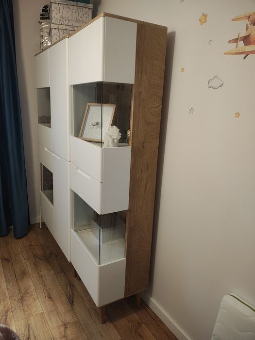 Biała witrynka Witryna słupek