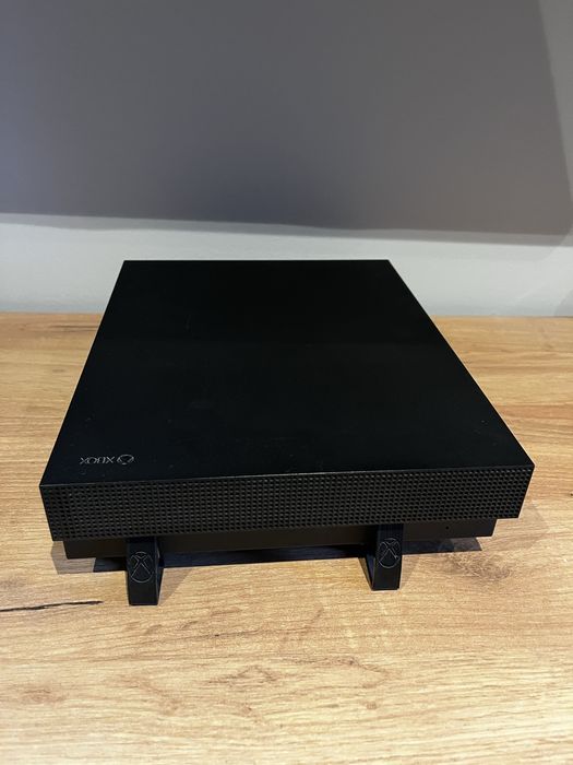 Konsola Xbox One X