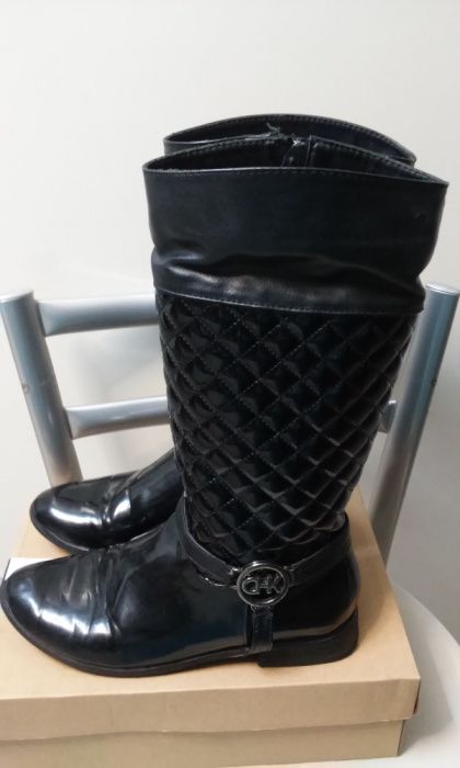 Bota preta em verniz