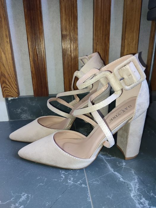 Туфлі, босоніжки, лодочки нові, стан ідеальний