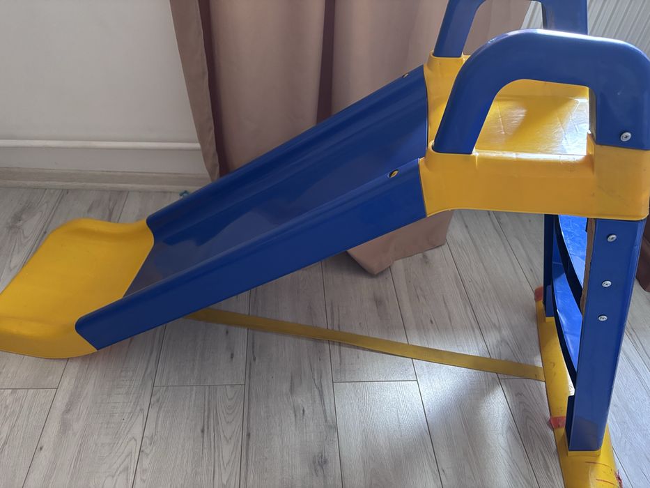 Zjeżdalnia dziecięca