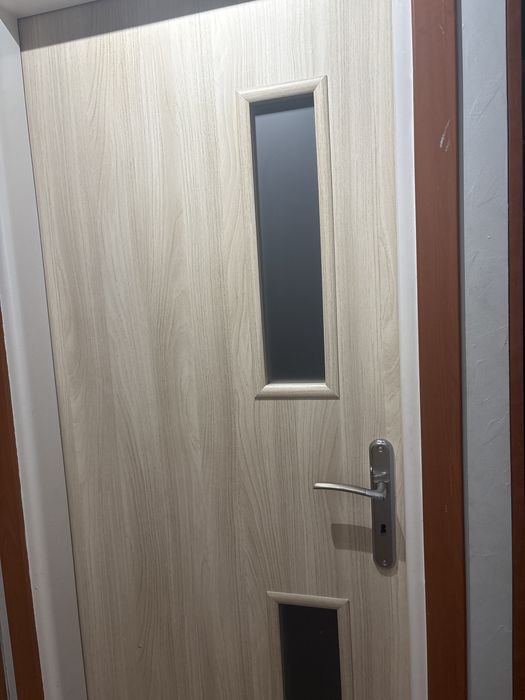 Sprzedam Drzwi………