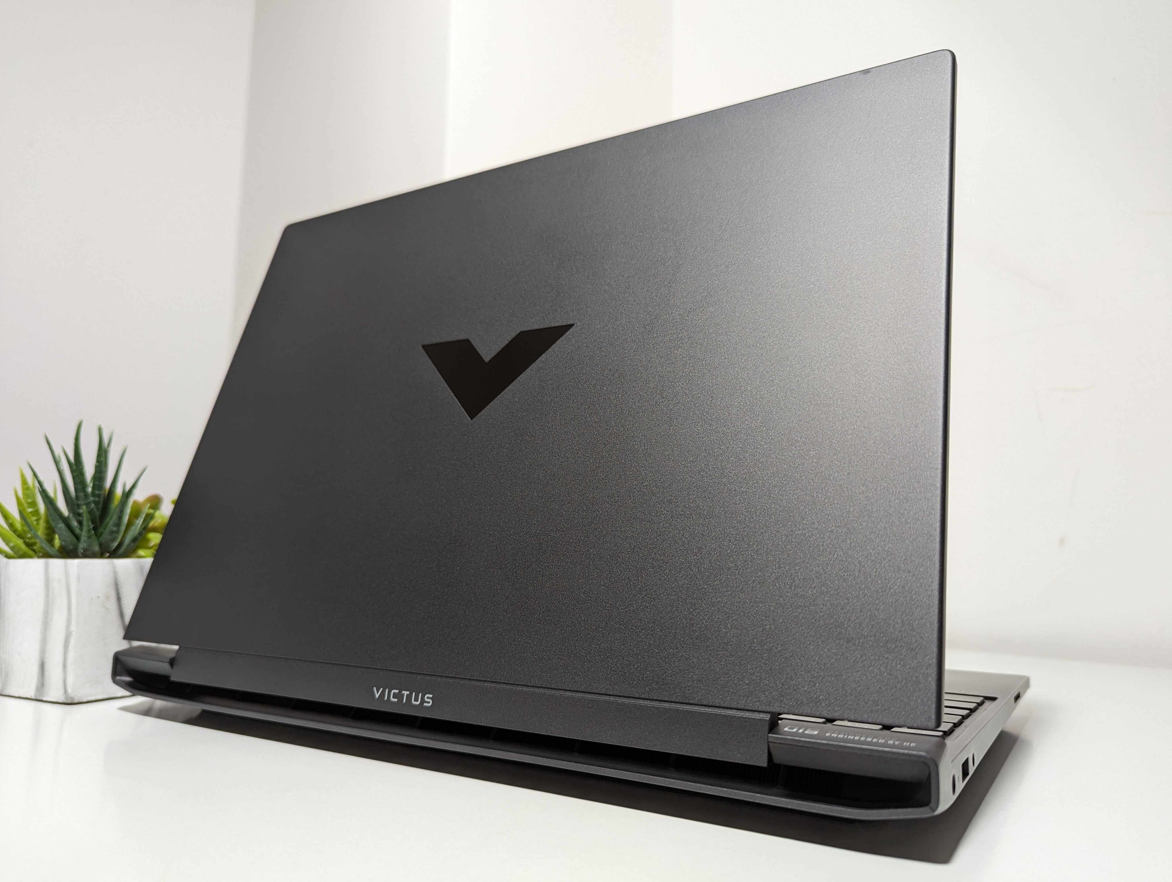 LAPTOP GAMINGOWY HP Victus RTX 4060 Intel i5-12500H 144 hz