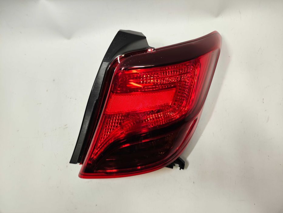 Lampa prawy tył prawa tylna Toyota Yaris III lift 14-17 oryginał NOWA
