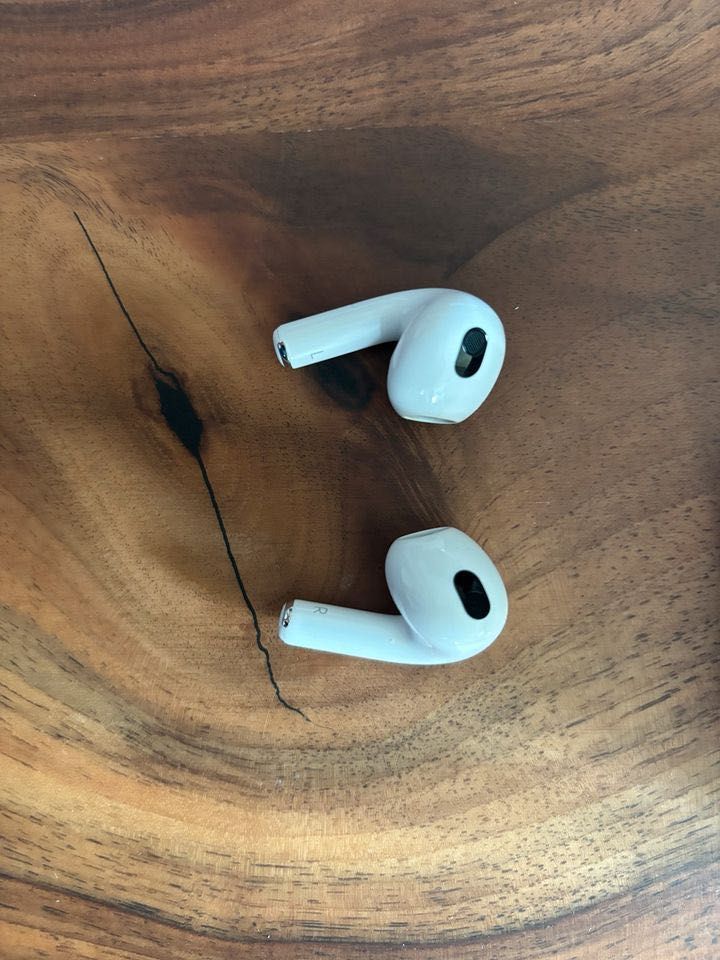 Навушники Apple Airpods 3 покоління - як нові