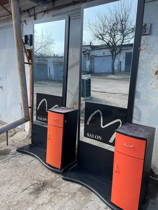 Продам два перукарські дзеркала