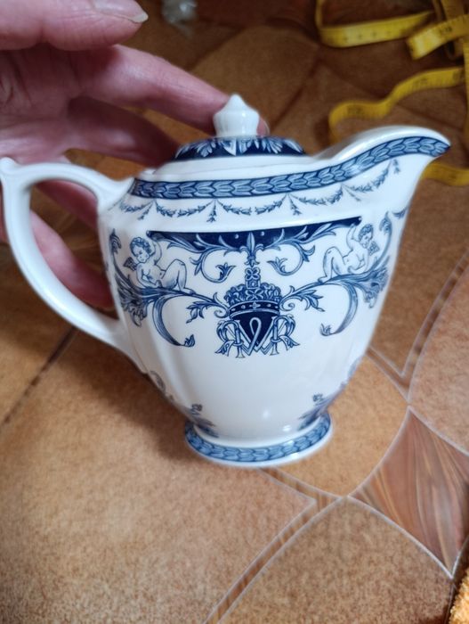 Royal Queen's чайник