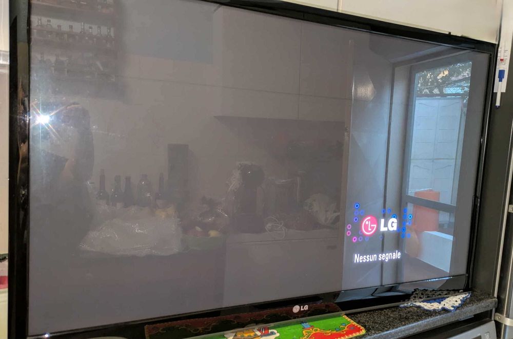 TV  49" LG + Suporte