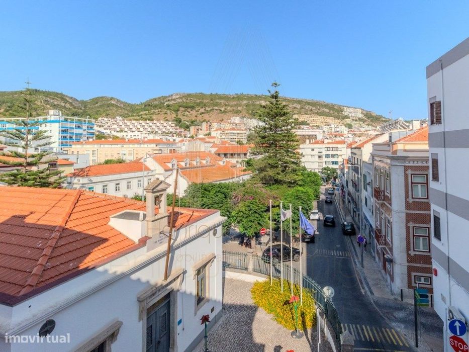 BAIXA DE PREÇO - Apartamento T3 no centro da vila de Sesimbra
