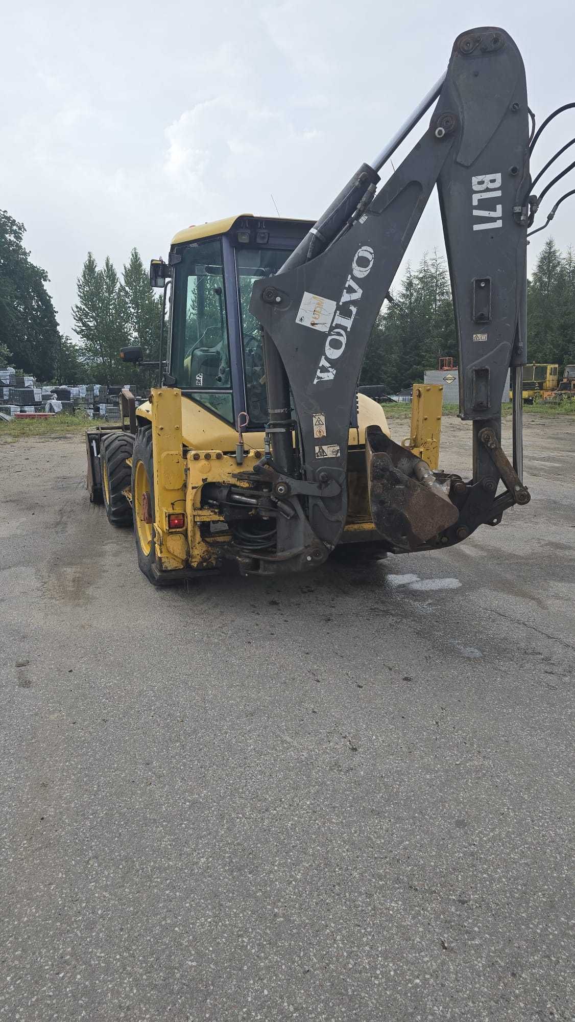 koparko-ładowarka volvo BL1271