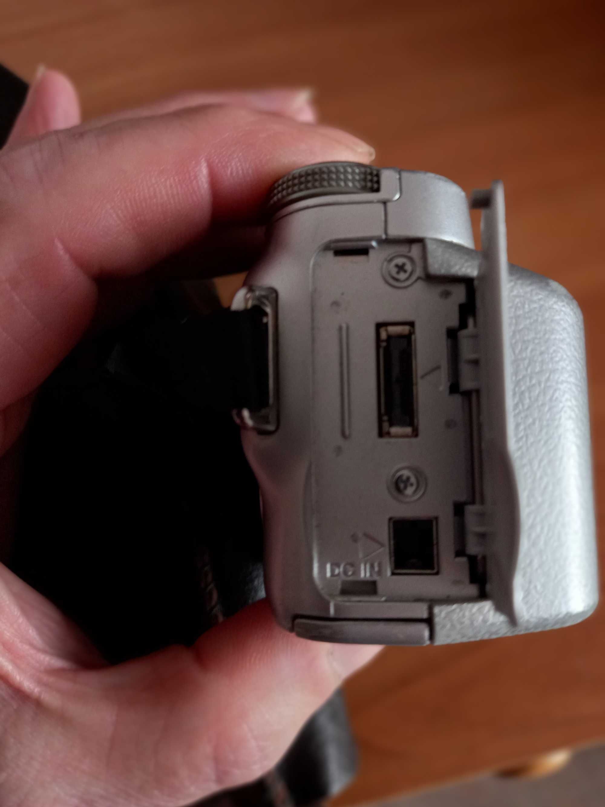 Фотоаппарат SONY Cyber-shot DSC-H3 Silver (Япония) в рабочем состоянии