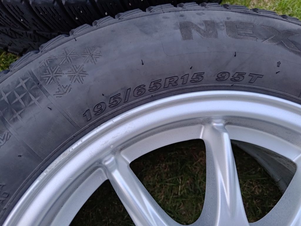Opony zimowe komplet NEXEN WINGUARD ICE 195/65/R15