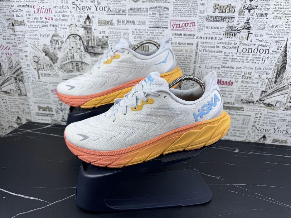 Оригінал Розмір 45 Кросівки Hoka One One Arahi 6 Взуття