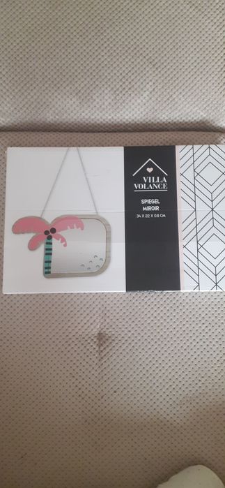 Lustro ozdobne pokoju dziecięcego.  Nowe