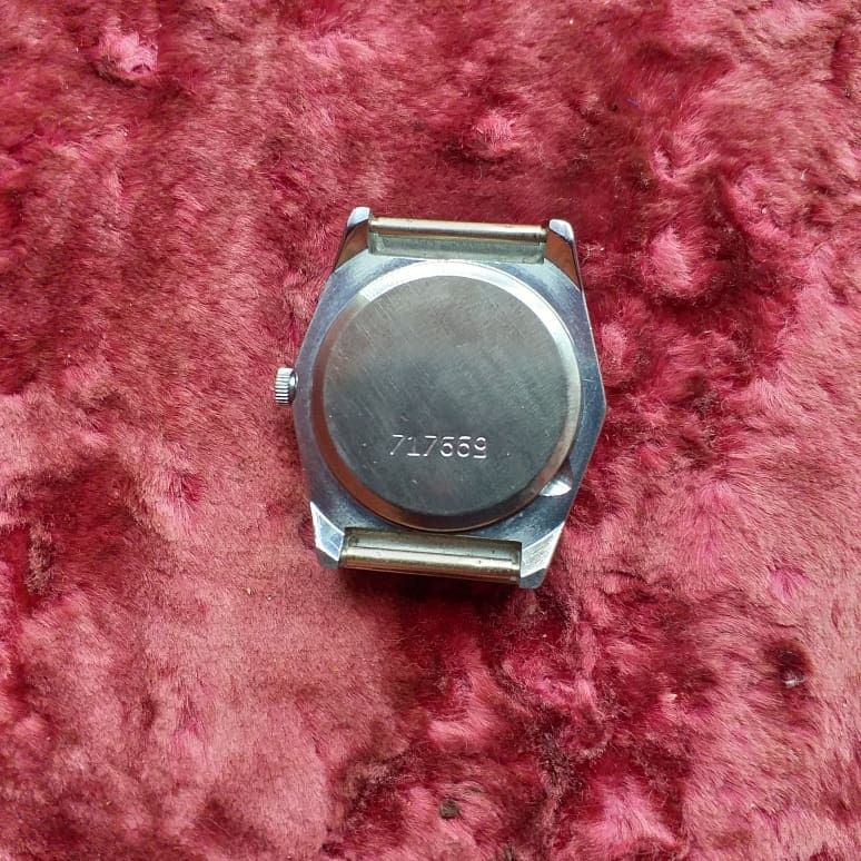 Часы слава кварц,сделано в СССР