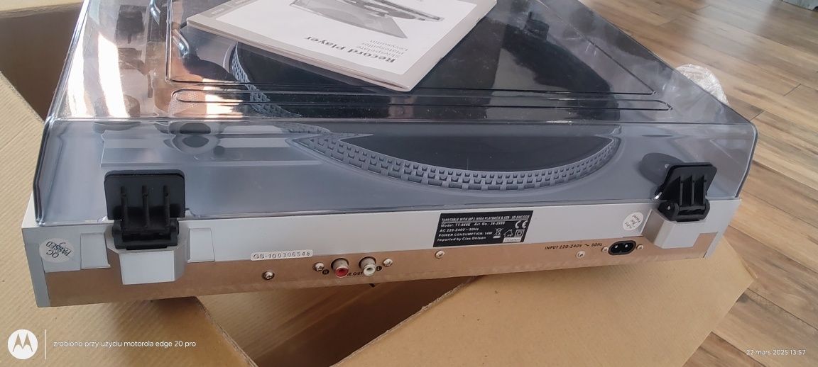 record player with output for usb memory and sd card