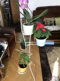 Stojak metalowy na 4 rośliny
