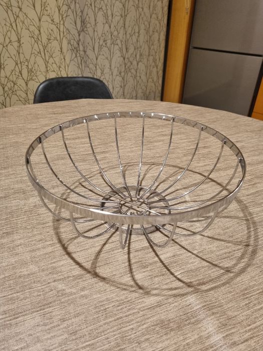 Fruteira em metal