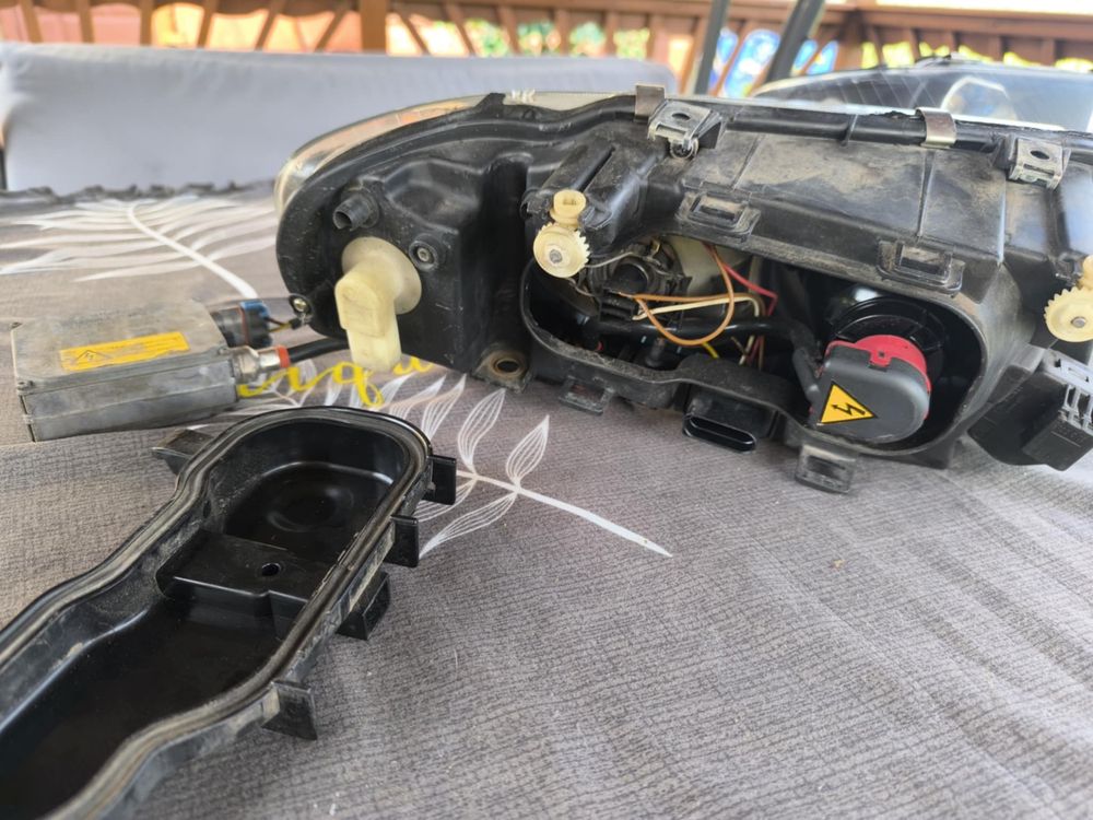 Lampy Xenon Audi s3 8l