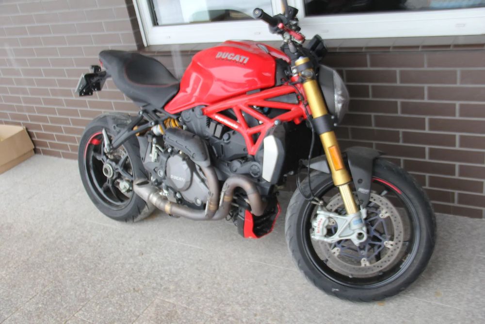 Ducati Monster Monster 1200S Stan idealny.